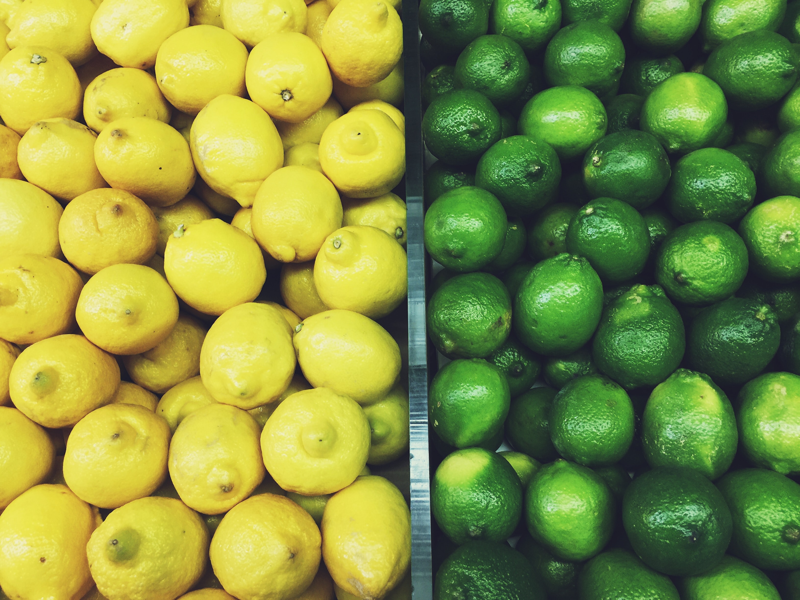 yellow and green lemons
